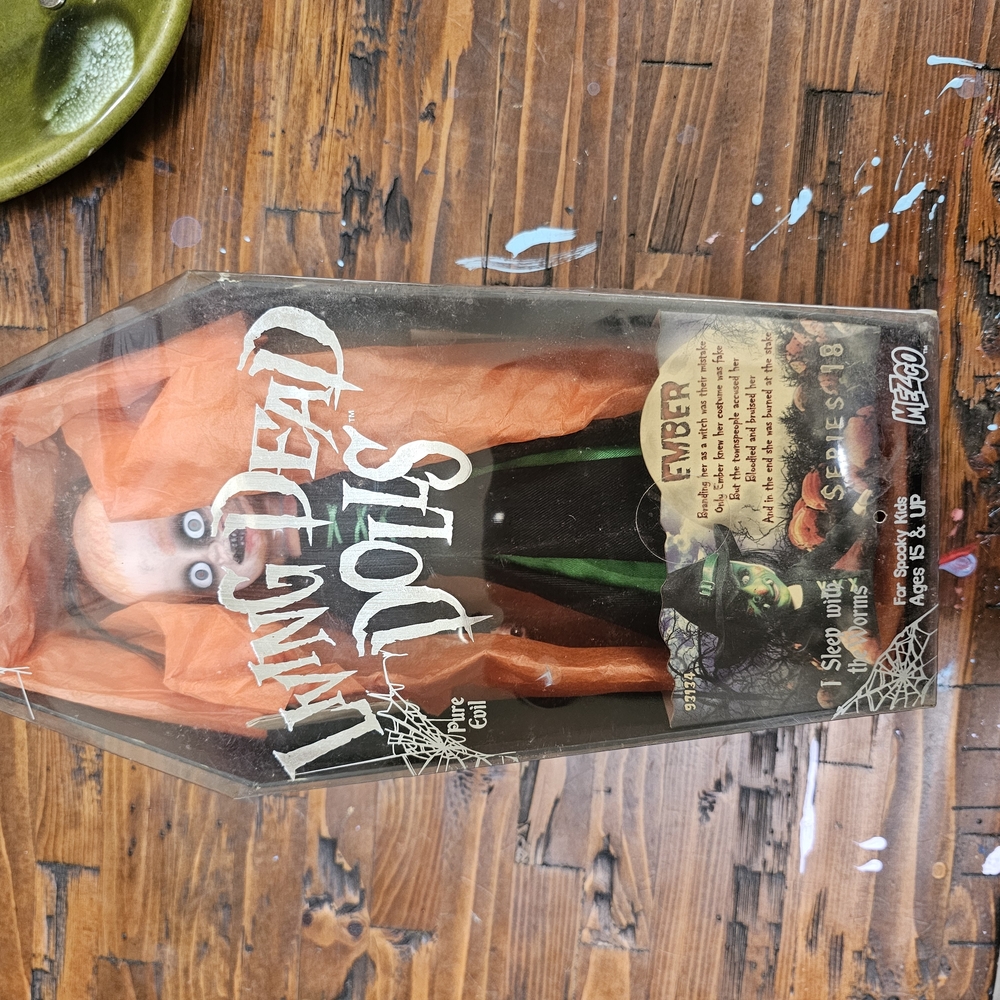 Living Dead Dolls Series 18 Figure